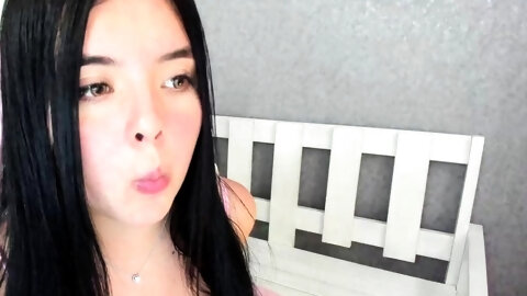 Amateur Webcam Teen Flashes Masturbates