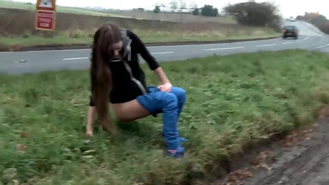 Ultra-Kinky dark haired teenie stunner Leyla urinating outdoors