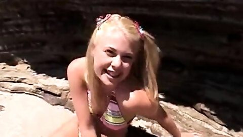 Teen lesbo fingered