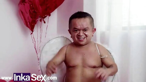 Jorgito el Guayaco receives as a Valentines Day gift a milf with a huge white ass